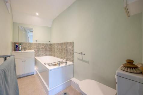 En-suite bathroom