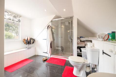 ...and its en-suite