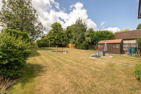 Garden showing summerhouse/shed