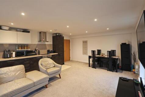 Lounge / Kitchen