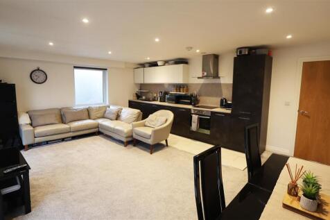 Lounge / Kitchen