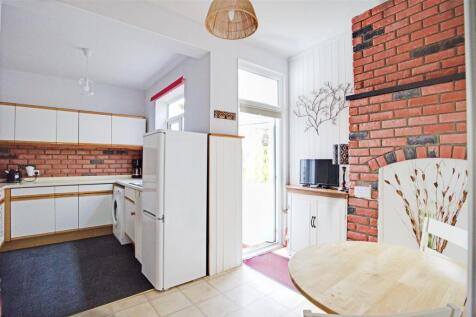 Kitchen /