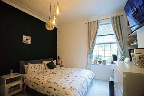 Bedroom (Ground