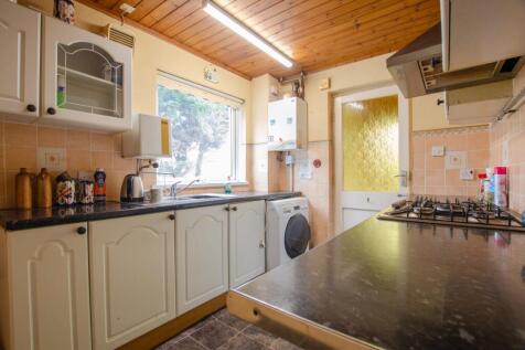To Book A Viewing Call TPS Lostwithiel on 01208 87
