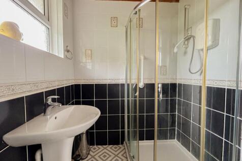 To Book A Viewing Call TPS Lostwithiel on 01208 87