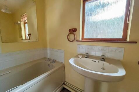 To Book A Viewing Call TPS Lostwithiel on 01208 87