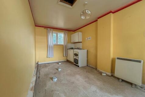 To Book A Viewing Call TPS Lostwithiel on 01208 87