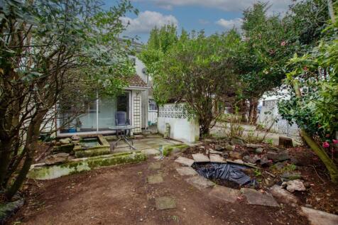 To Book A Viewing Call TPS Lostwithiel on 01208 87