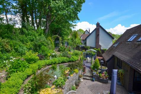 To Book A Viewing Call TPS Lostwithiel on 01208 87
