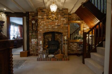 To Book A Viewing Call TPS Lostwithiel on 01208 87