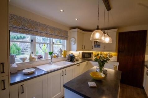 To Book A Viewing Call TPS Lostwithiel on 01208 87