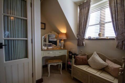 To Book A Viewing Call TPS Lostwithiel on 01208 87