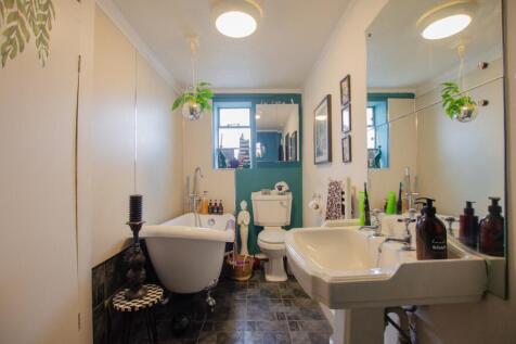 To Book A Viewing Call TPS Lostwithiel on 01208 87