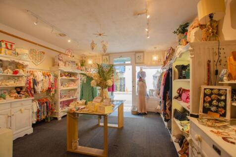 To Book A Viewing Call TPS Lostwithiel on 01208 87
