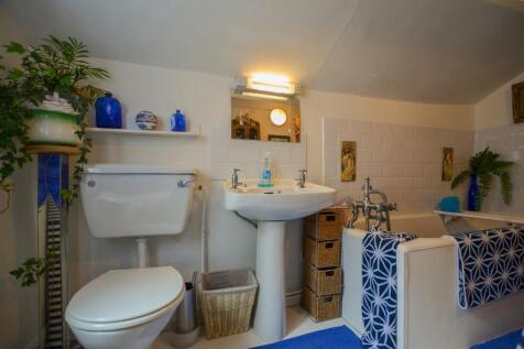 To Book A Viewing Call TPS Lostwithiel on 01208 87