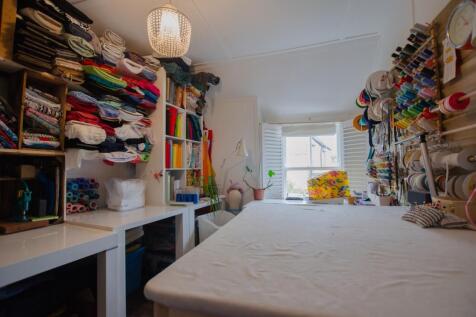 To Book A Viewing Call TPS Lostwithiel on 01208 87