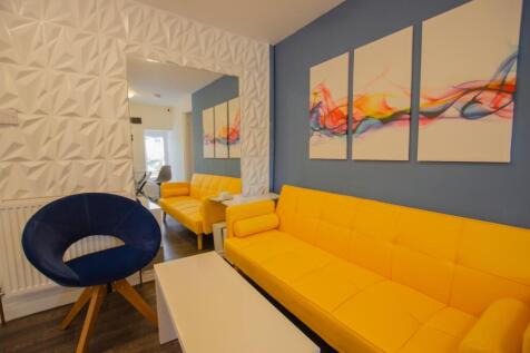 To Book A Viewing Call TPS Lostwithiel on 01208 87