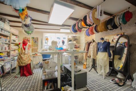 To Book A Viewing Call TPS Lostwithiel on 01208 87