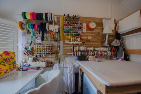 To Book A Viewing Call TPS Lostwithiel on 01208 87