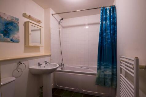 To Book A Viewing Call TPS Lostwithiel on 01208 87