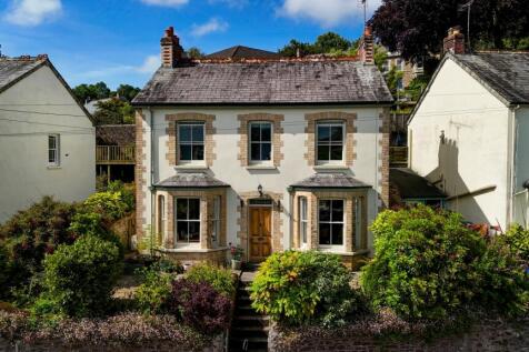 To Book A Viewing Call TPS Lostwithiel on 01208 87