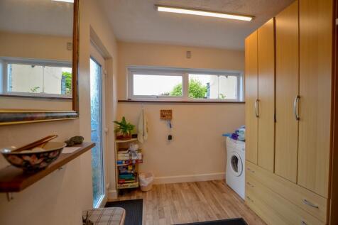 To Book A Viewing Call TPS Lostwithiel on 01208 87