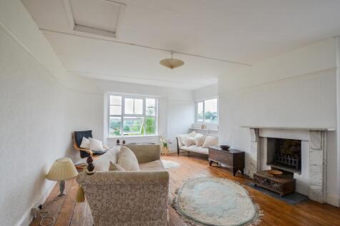 Hill House - TPS 01208 872728 -7