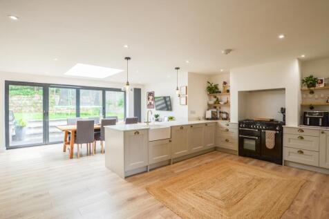 7 Reeds Park TPS 01208 872728 -13