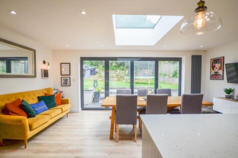 7 Reeds Park TPS 01208 872728 -16
