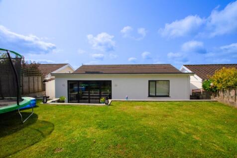  7 Reeds Park To Book A Viewing Call TPS Lostwithi