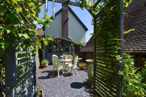 To Book A Viewing Call TPS Lostwithiel on 01208 87