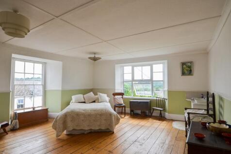 Hill House - TPS 01208 872728 -12