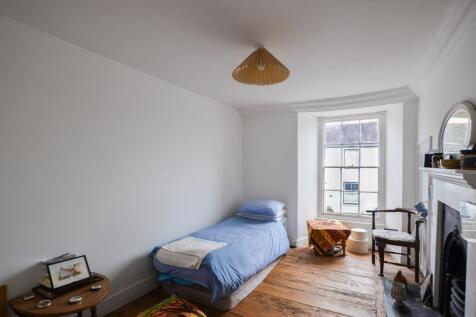 Hill House - TPS 01208 872728 -13