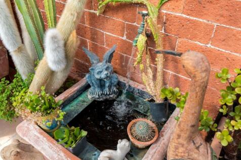 GARDEN FEATURE