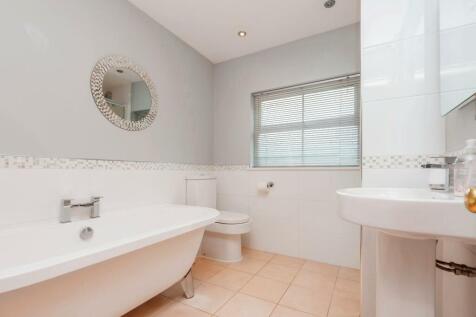 HOUSE BATHROOM
