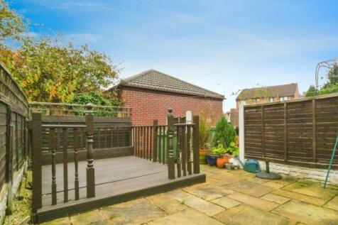 REAR PATIO &#43; DECKING