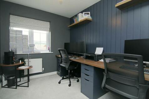 BEDROOM/OFFICE