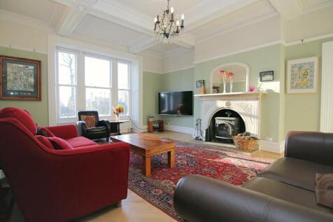 MAIN  HOUSE LIVING ROOM