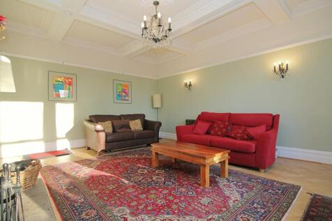 MAIN HOUSE LIVING ROOM