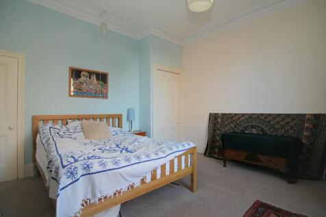 MAIN HOUSE BEDROOM