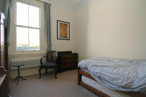 MAIN HOUSE BEDROOM