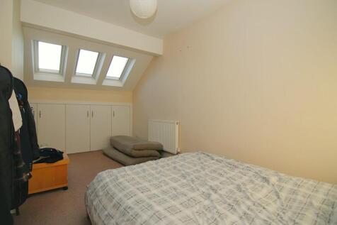 FLAT B BEDROOM