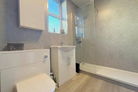 FLAT A BATHROOM