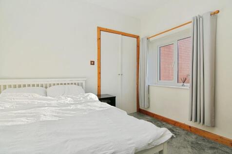 FLAT A BEDROOM