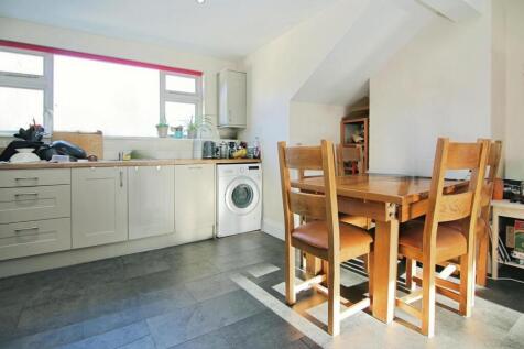 FLAT B KITCHEN/DINER