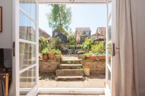 GARDEN PATIO