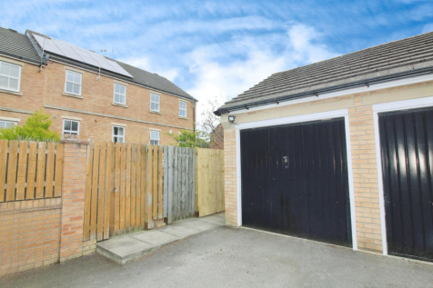 DRIVE &amp; GARAGE