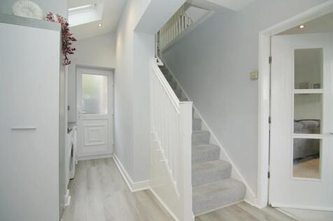 ENTRANCE HALL/UTILITY