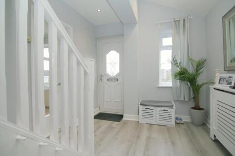 ENTRANCE HALL/UTILITY