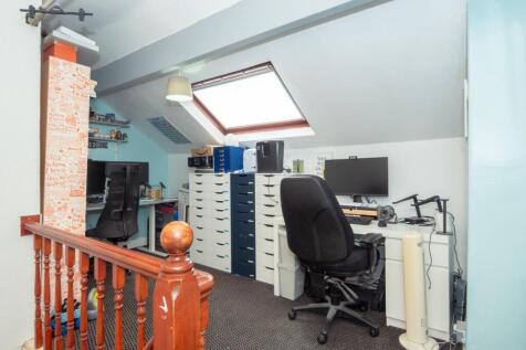 LANDING/OFFICE SPACE